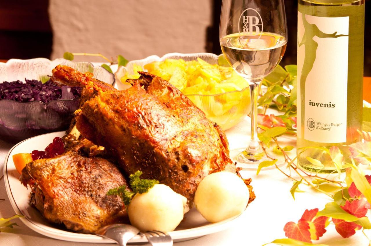 Weingut Burger Hotel Kalladorf Екстериор снимка