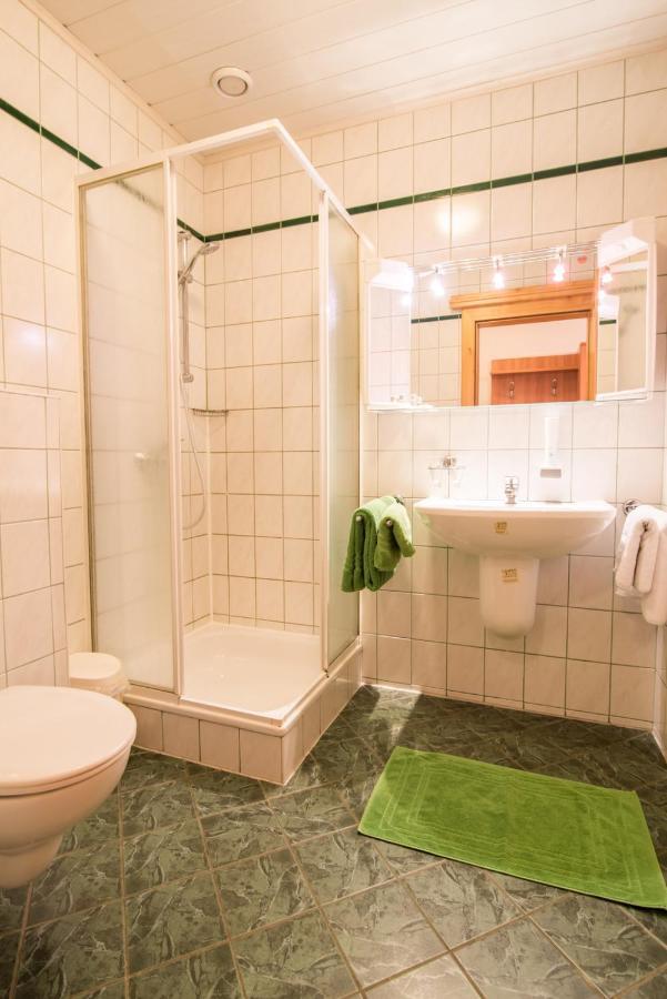 Weingut Burger Hotel Kalladorf Екстериор снимка