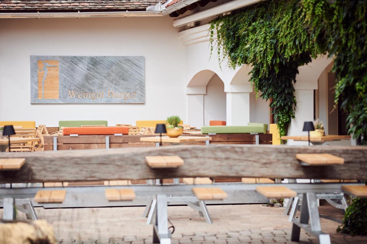 Weingut Burger Hotel Kalladorf Екстериор снимка